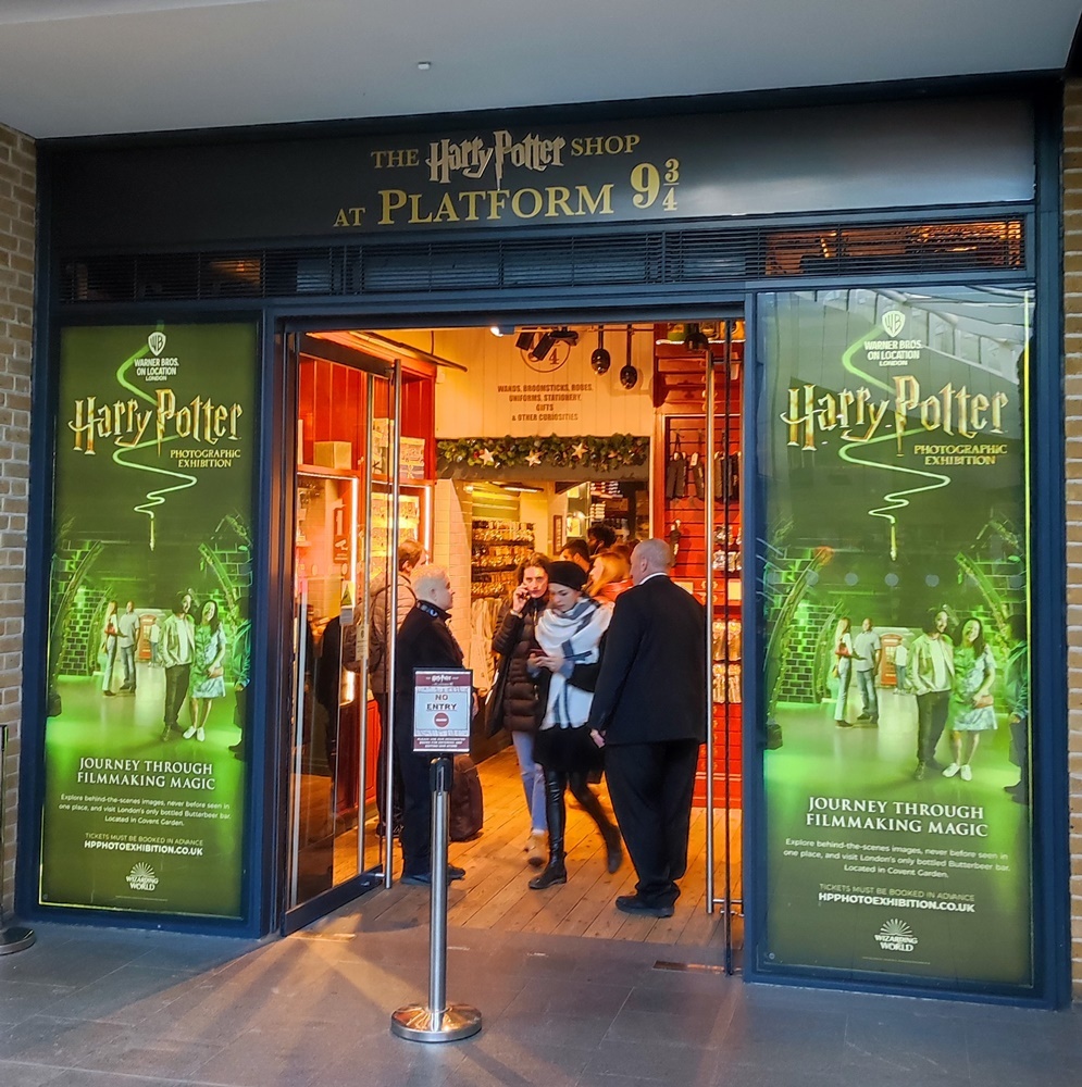 Sklep Harry Potter, Platform 9 3/.4 Londyn